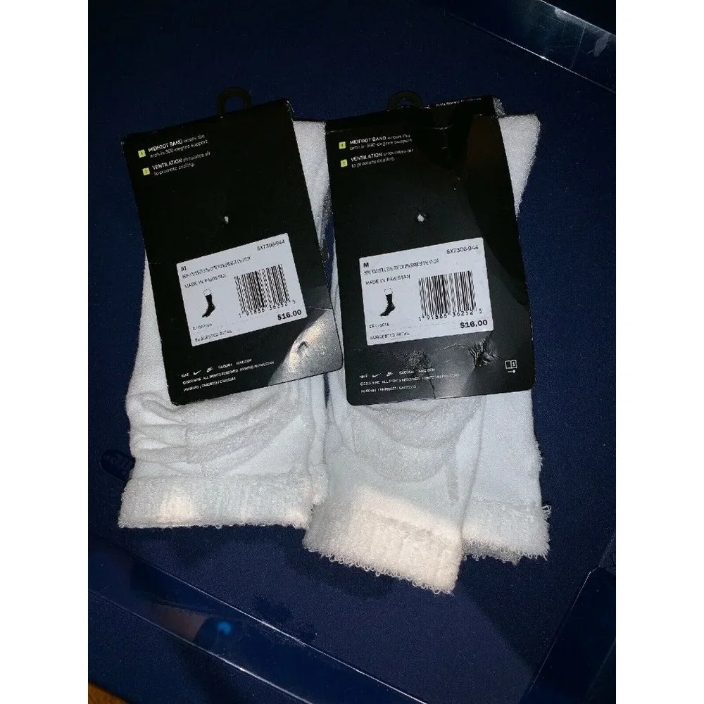 Nike youth Swoosh Cushioned Crew Socks 2 Pairs ‎ Pe